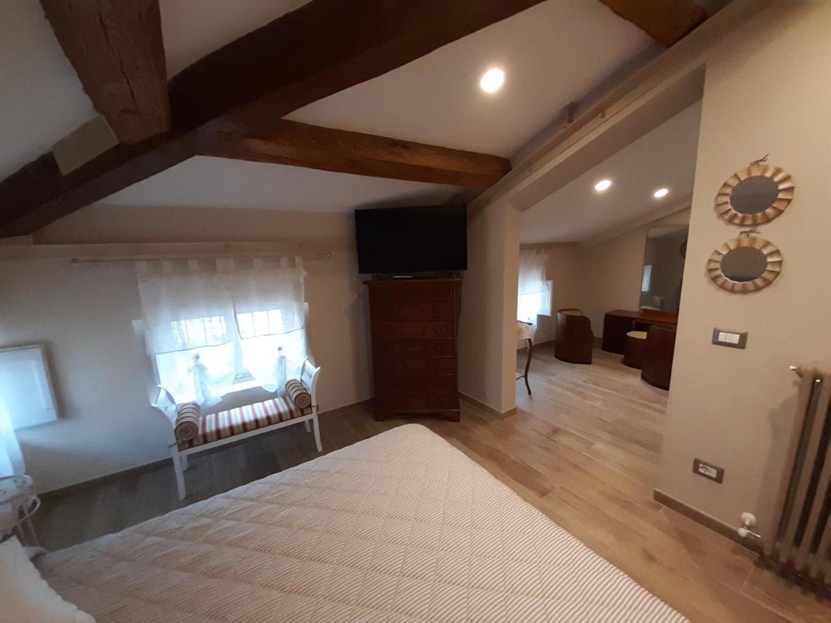 La Rosa Di Francesco Inn Valfabbrica Extérieur photo